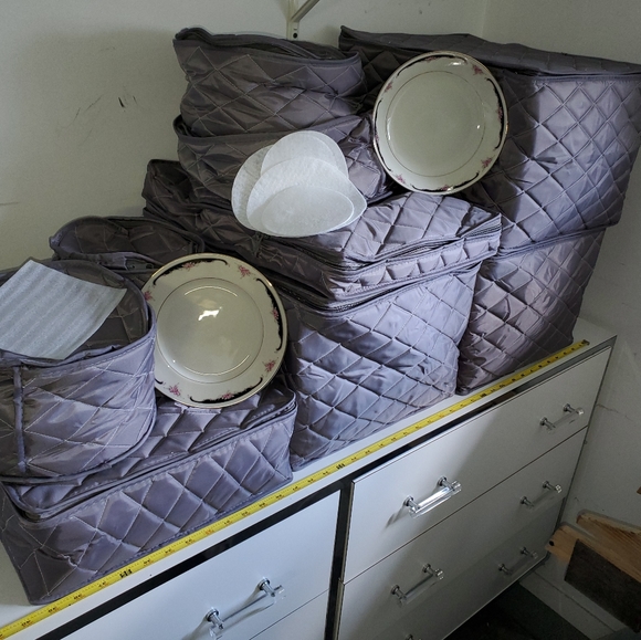 Celebrity China dish set - Picture 4 of 8